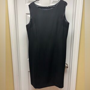 Tahari by Arthur S. Levine Black Sleeveless Sheath Dress – Size 16